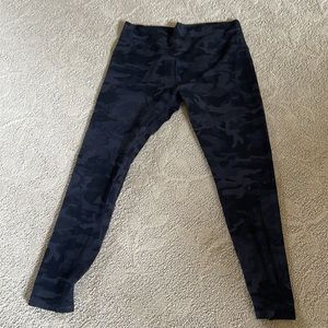 Lululemon Align HR Pant 25” size 12 black and gray camouflage new with out tags